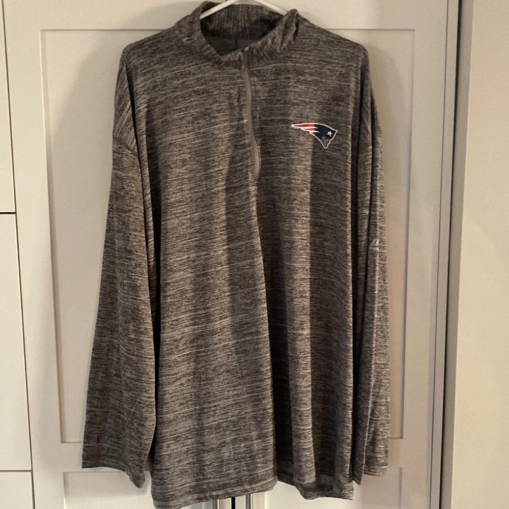 Majestic NFL Lightweight Sweater- New England Patriots